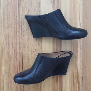 Clark’s artisan Santee charm wedge mules